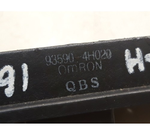 Концевик средней двери левый