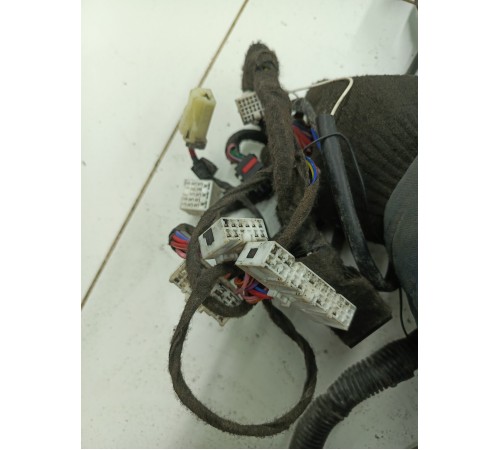 Электропроводка двигателя подкапотная