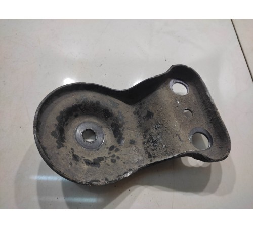 Крепеж(дополнительный) заднего подрамника(левый)