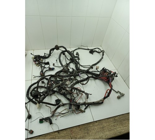 Электропроводка двигателя подкапотная