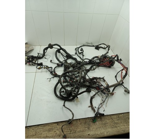 Электропроводка двигателя подкапотная