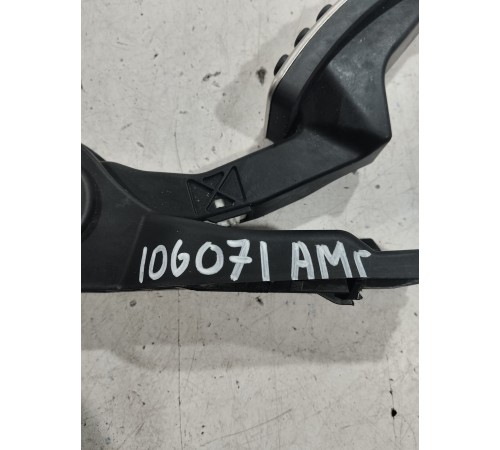 Педаль акселератора (газа)