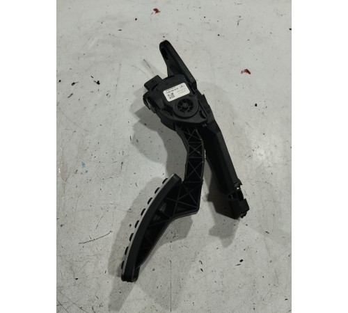 Педаль акселератора (газа)