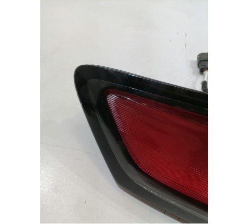 Фонарь крышки багажника правый