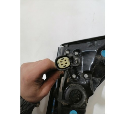 Фонарь крышки багажника правый