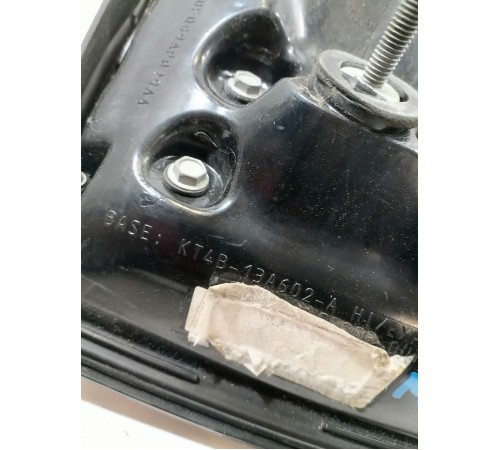 Фонарь крышки багажника правый