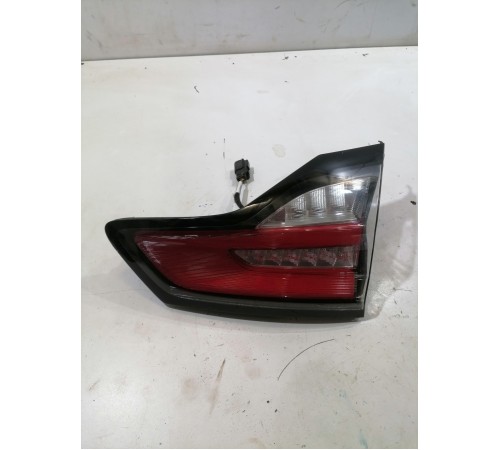 Фонарь крышки багажника правый