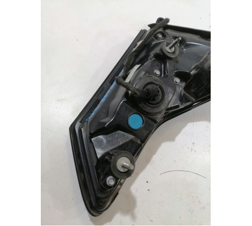 Фонарь крышки багажника правый