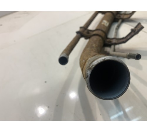 Горловина топливного бака