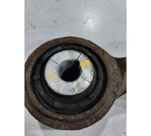 Рычаг подвески (передний правый верхний)