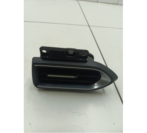 Дефлектор воздушный правый