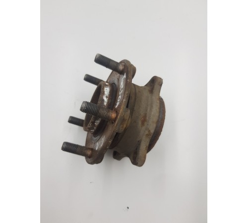 Ступица передняя левая