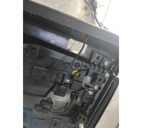 Обшивка двери передняя левая