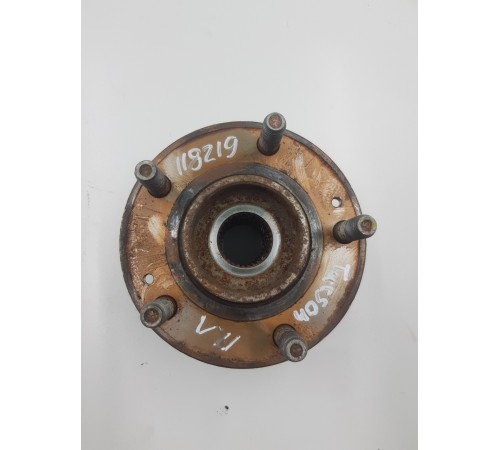 Ступица передняя левая