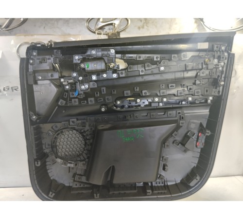 Обшивка двери передняя левая