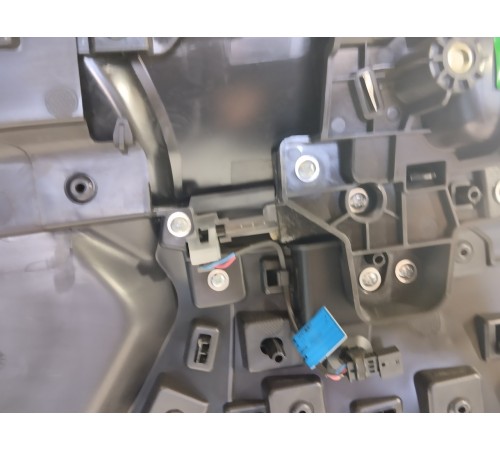 Обшивка двери передняя левая