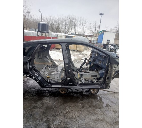 Порог со стойкой Правый