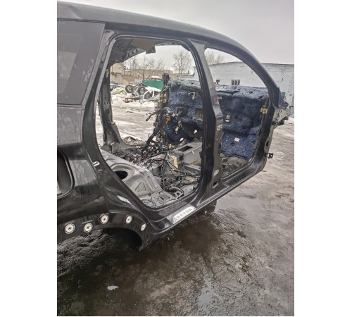 Порог со стойкой Правый