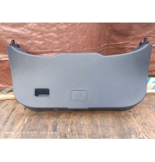 Обшивка крышки багажника