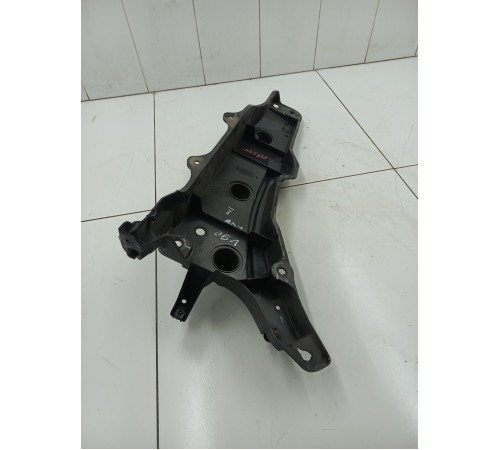 Кронштейн крыла передний левый