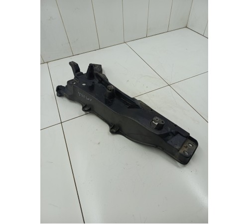 Кронштейн крыла передний левый