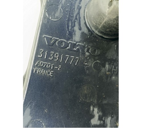 Кронштейн крыла передний левый