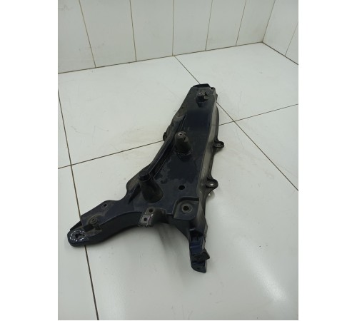 Кронштейн крыла передний левый