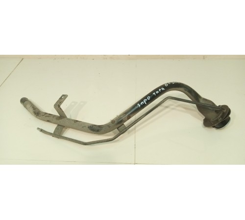 Горловина топливного бака