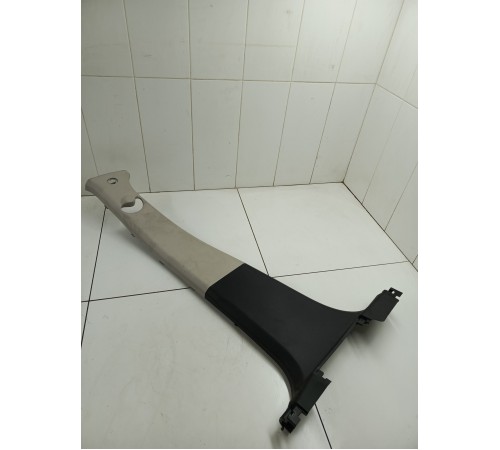 Обшивка центральной стойки левая