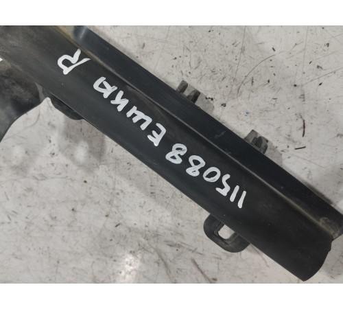 Уплотнитель капота правый верхний