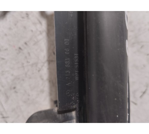 Уплотнитель капота правый верхний