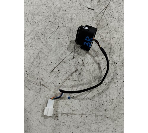 Кнопка открывания двери задняя правая