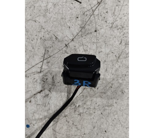 Кнопка открывания двери задняя правая