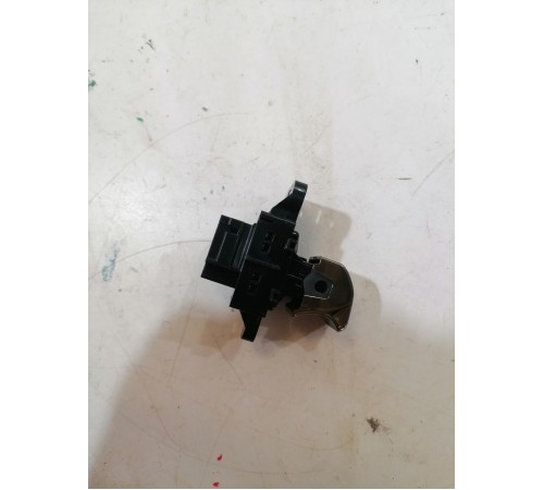 Кнопка стеклоподъемника передняя правая