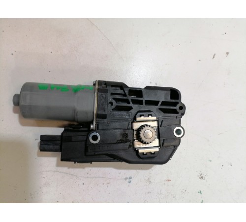 Моторчик люка передний