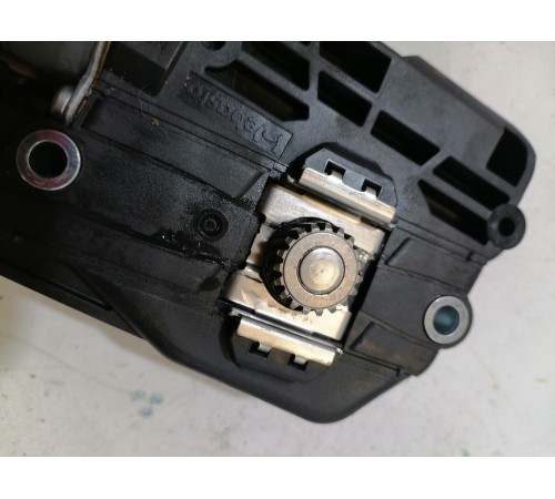 Моторчик люка передний