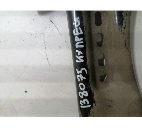 Рычаг передний правый