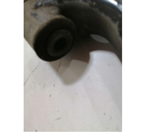 Рычаг передний правый