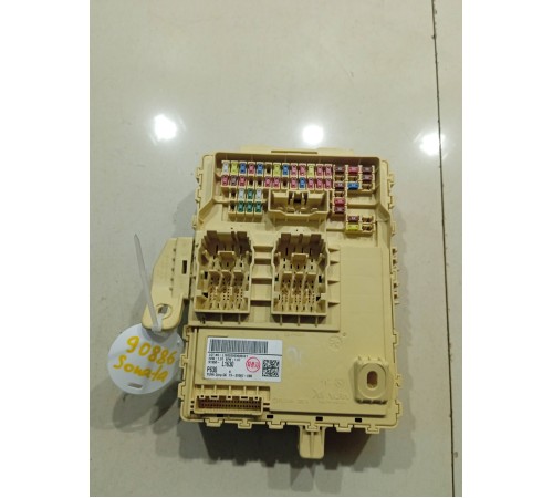 Блок предохранителей (салонный)