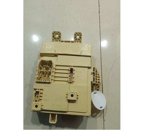 Блок предохранителей (салонный)