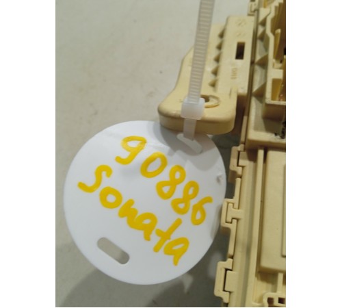 Блок предохранителей (салонный)