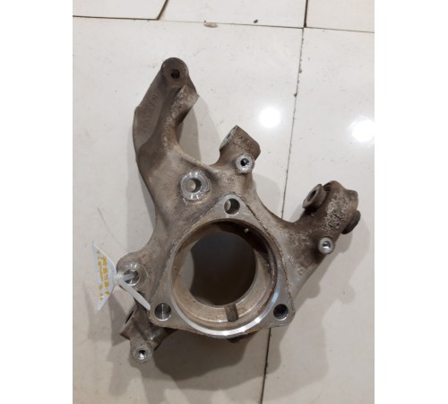 Кулак поворотный(задний правый)