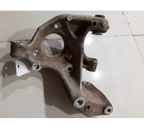 Кулак поворотный(задний правый)