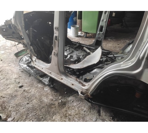 Порог со стойкой (левый)