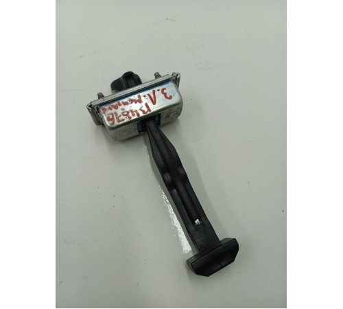 Ограничитель двери задний левый