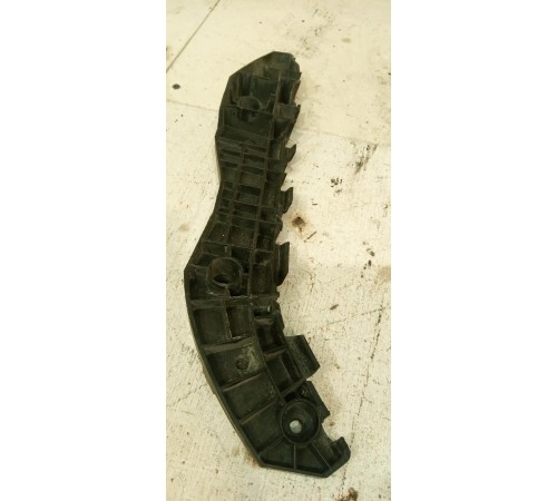 Кронштейн заднего бампера правый