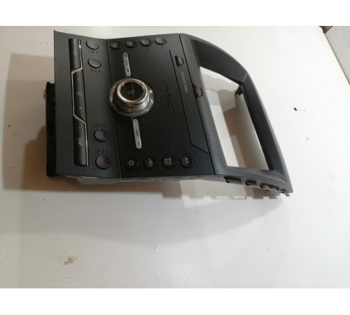 Панель управления климатом и магнитолой