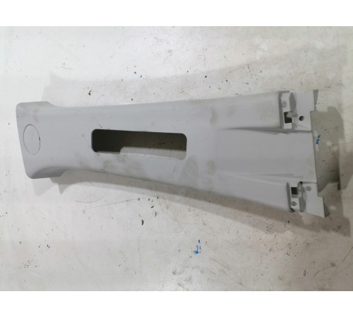 Обшивка центральной стойки правая верхняя