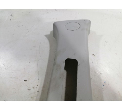 Обшивка центральной стойки правая верхняя