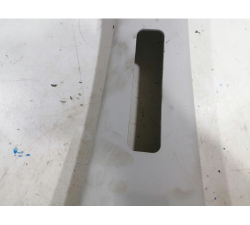 Обшивка центральной стойки правая верхняя